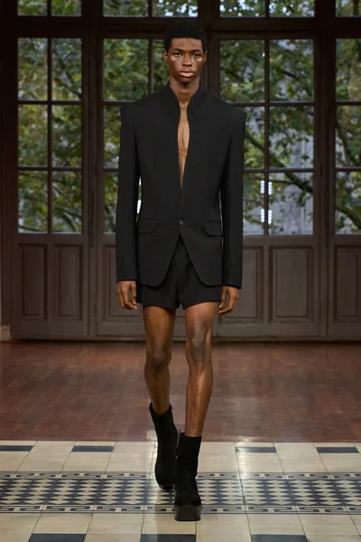 Look 7